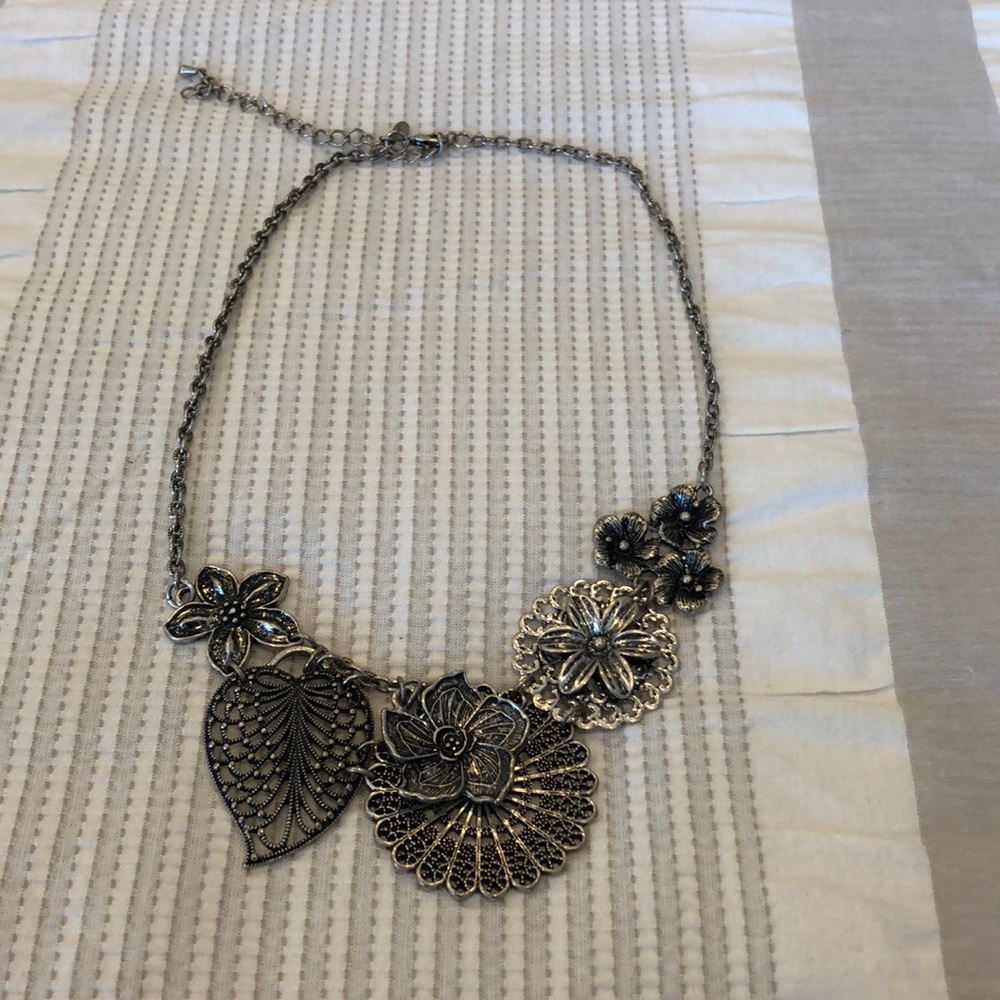 NWOT - Premier Designs Botanical Necklace